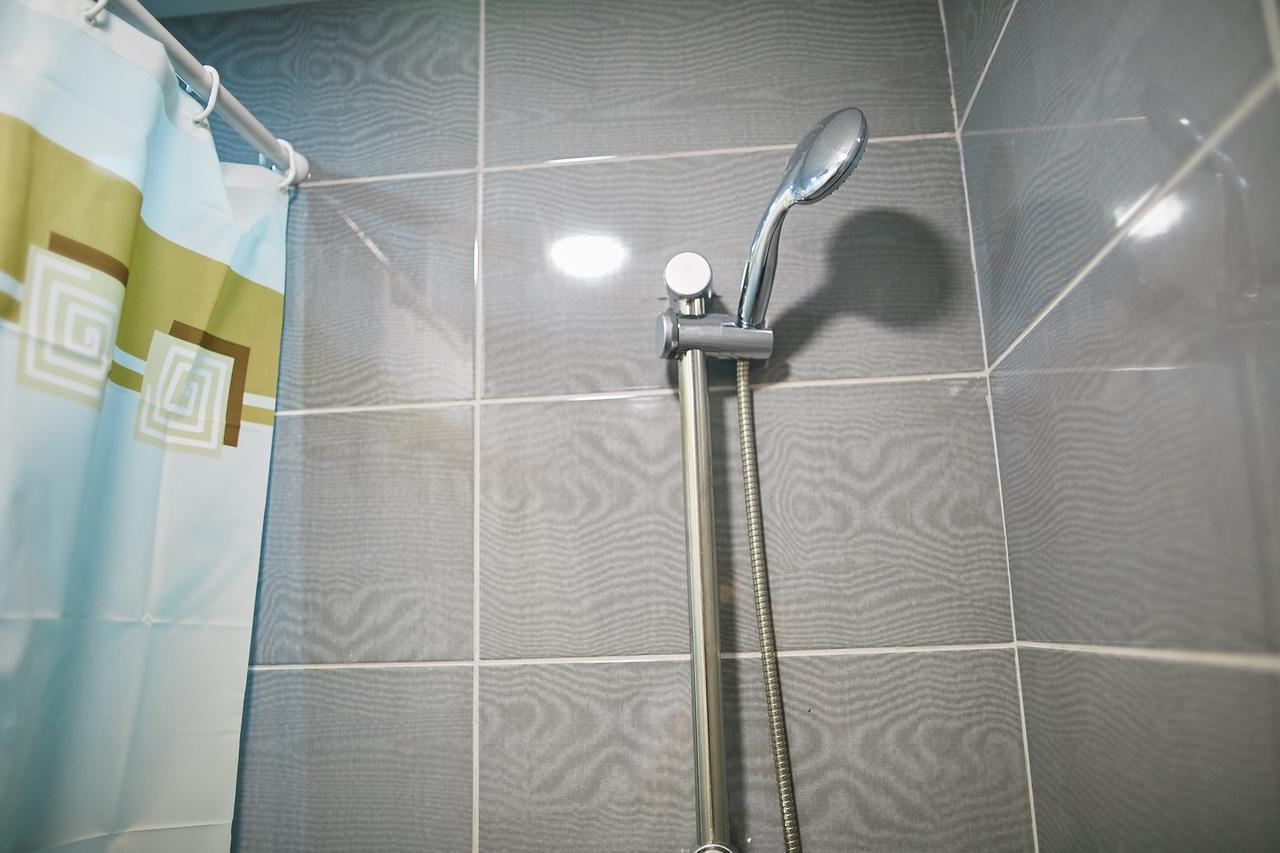 Hello Yellow Hostel Днепър Екстериор снимка