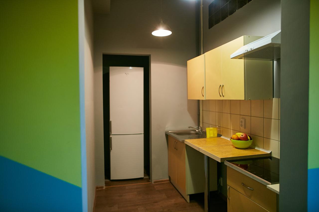 Hello Yellow Hostel Днепър Екстериор снимка